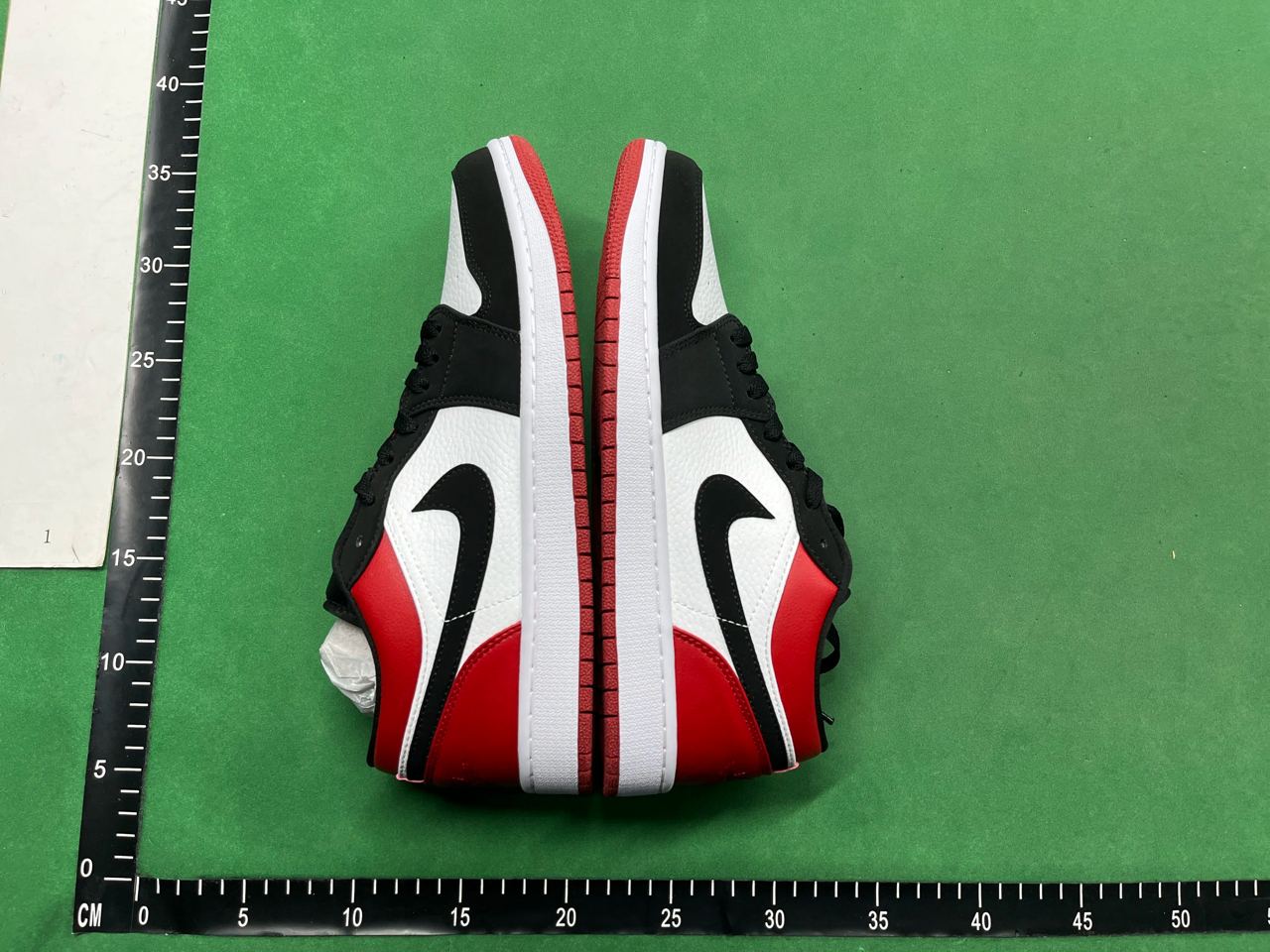 Jordan 1 Low  -2