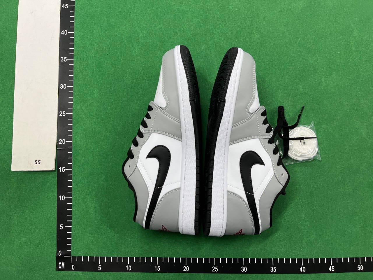 Jordan 1 Low  -4
