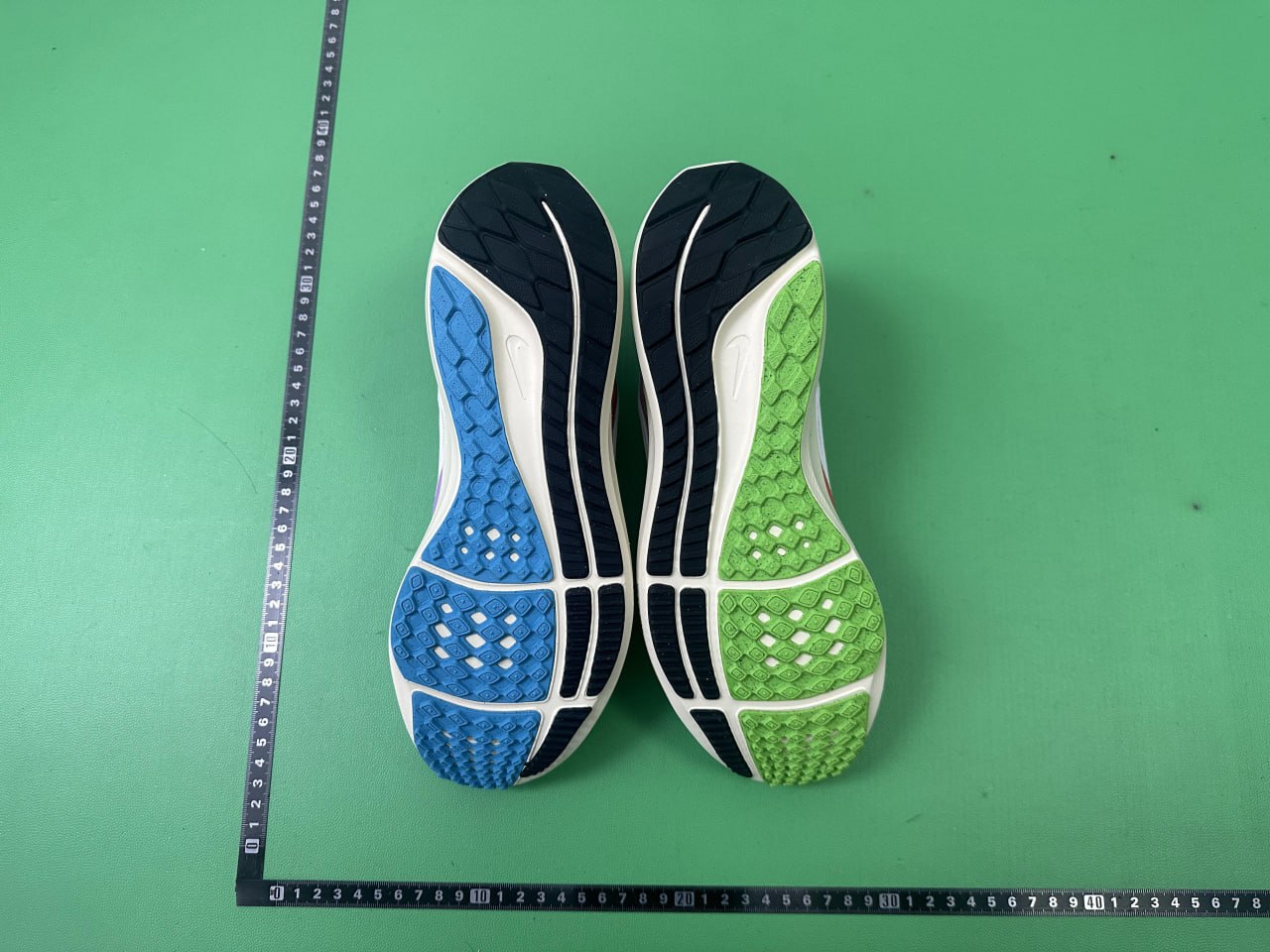 Nike - Air Zoom Pegasus 40  -4