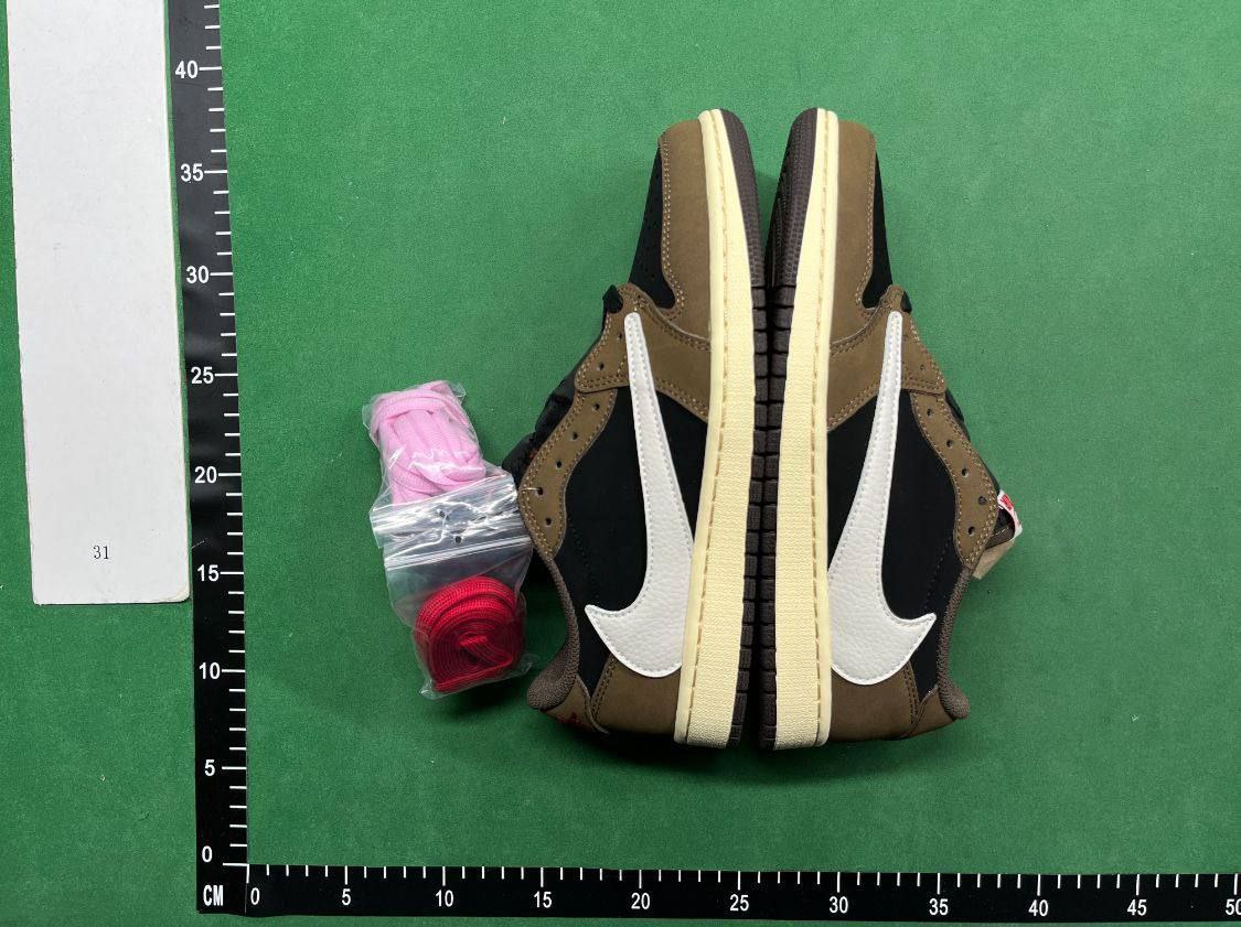 Nike Air Jordan 1 Travis Scoott -2