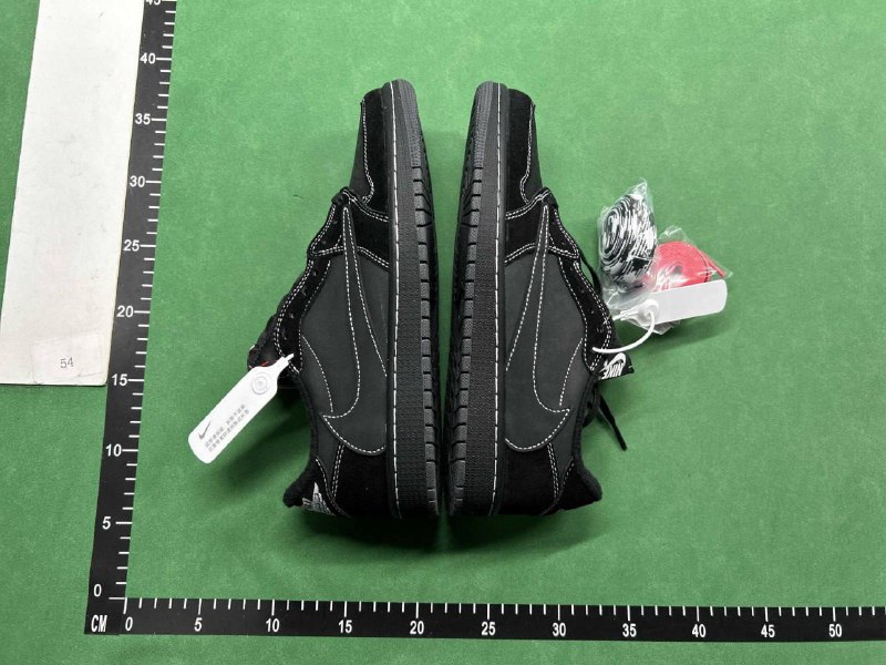 Nike Air Jordan 1 Travis Scoott -3