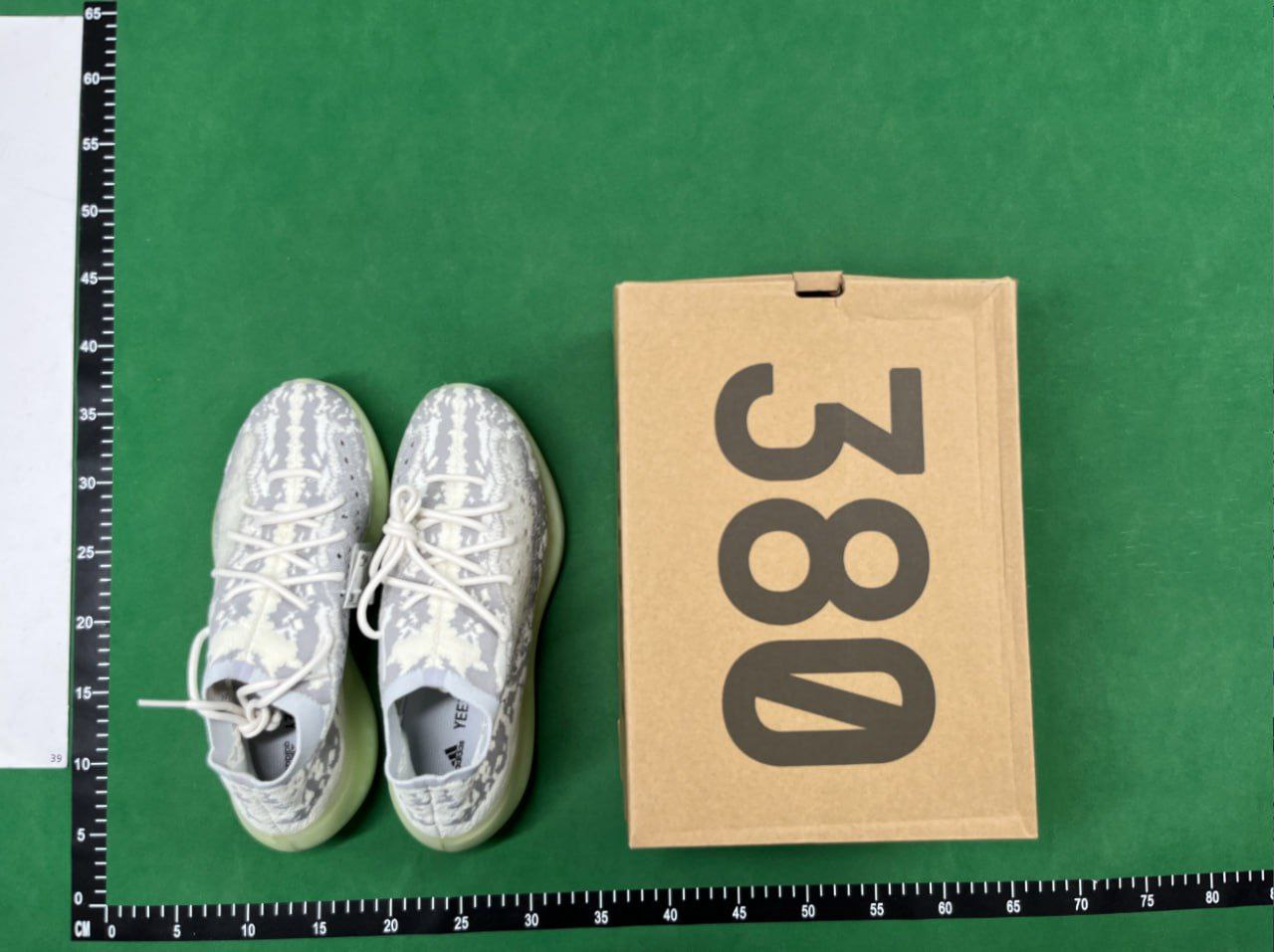Adidas Yeezy B00ST 38O  -1