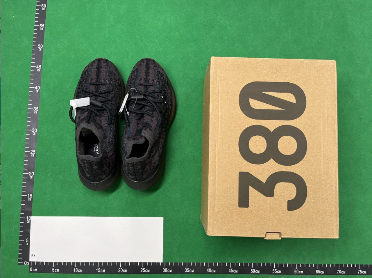 Adidas Yeezy B00ST 38O  -2